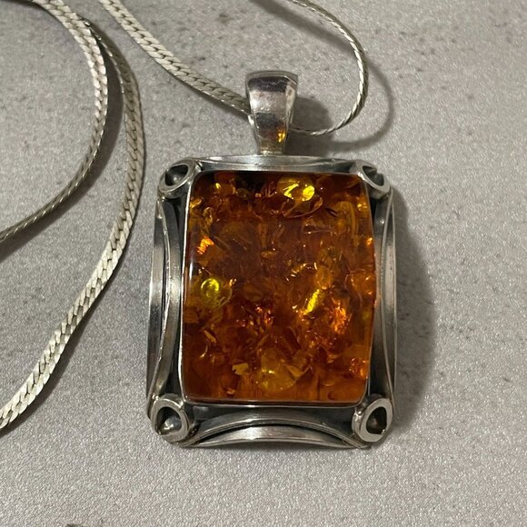 Unbranded Jewelry - Vintage Genuine Baltic Amber Cabochon 925 Sterling Silver Pendant Chain 11" Drop